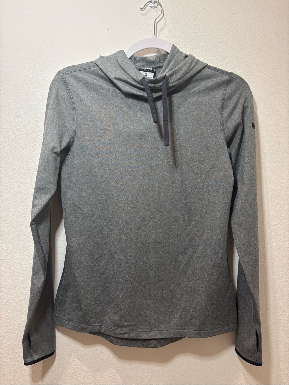 Nike Pro Women’s Dri-Fit Training Hoodie Pullover Gray Thumbhole Cuffs Medium
